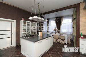 Дом 235м&sup2;, 3-этажный, участок 8 сот.  