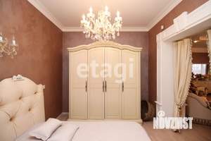 Дом 500м&sup2;, 4-этажный, участок 11 сот.  