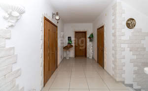 Дом 550м&sup2;, 4-этажный, участок 8 сот.  