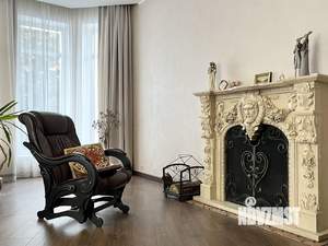 Дом 341м&sup2;, 2-этажный, участок 15 сот.  