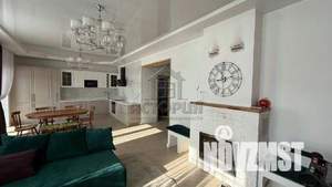 Коттедж 299м&sup2;, 2-этажный, участок 11 сот.  