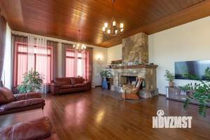 Дом 259м², 3-этажный, участок 11 сот.  