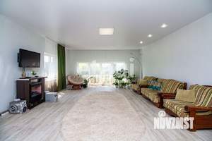 Дом 205м&sup2;, 2-этажный, участок 10 сот.  