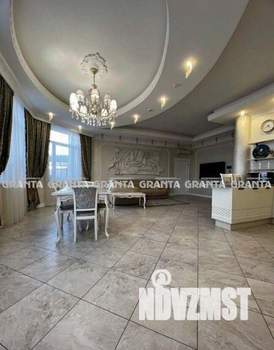 Дом 265м², 3-этажный, участок 6 сот.  