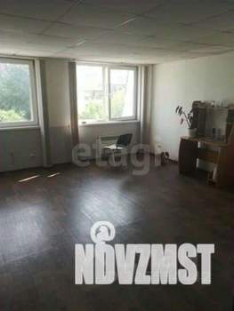 Дом 676м&sup2;, 4-этажный, участок 20 сот.  