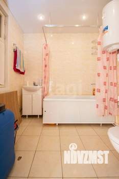 Дом 49м&sup2;, 2-этажный, участок 10 сот.  