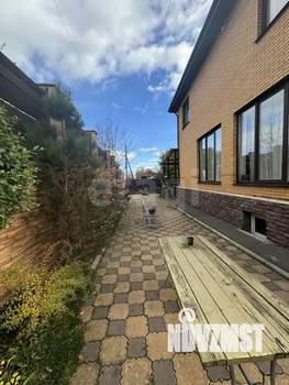 Дом 295м&sup2;, 3-этажный, участок 6 сот.  