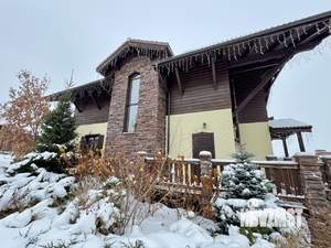 Коттедж 255м&sup2;, 2-этажный, участок 15 сот.  