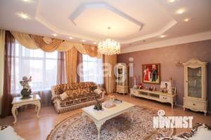 Дом 500м&sup2;, 4-этажный, участок 11 сот.  