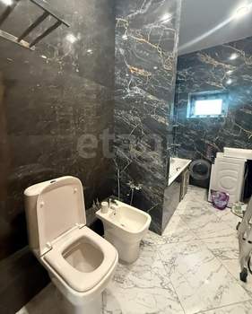 Дом 200м², 2-этажный, участок 15 сот.  