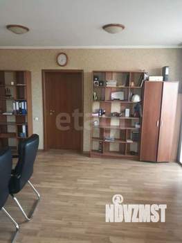 Дом 676м&sup2;, 4-этажный, участок 20 сот.  