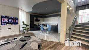 Дом 215м&sup2;, 2-этажный, участок 6 сот.  