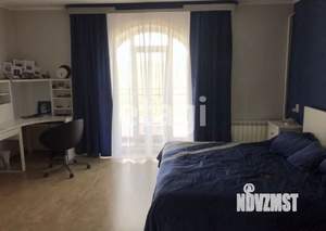Дом 297м², 3-этажный, участок 10 сот.  