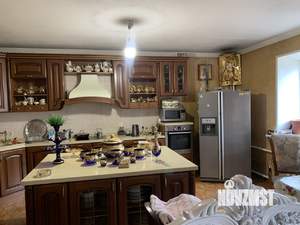 Коттедж 330м², 3-этажный, участок 25 сот.  