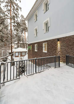 Дом 450м&sup2;, 4-этажный, участок 14 сот.  