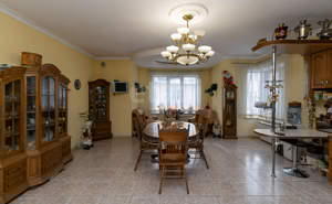 Дом 550м&sup2;, 4-этажный, участок 8 сот.  