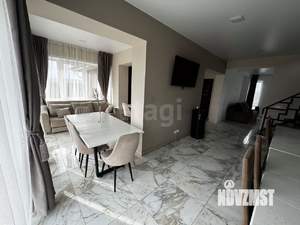 Дом 180м², 2-этажный, участок 15 сот.  
