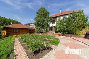 Дом 259м&sup2;, 3-этажный, участок 11 сот.  