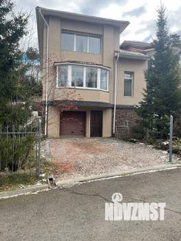 Таунхаус 209м&sup2;, 3-этажный, участок 13 сот.  