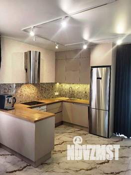 Дом 245м², 3-этажный, участок 8 сот.  