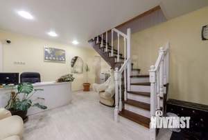 Дом 440м&sup2;, 3-этажный, участок 10 сот.  