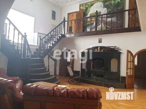 Дом 308м&sup2;, 3-этажный, участок 8 сот.  