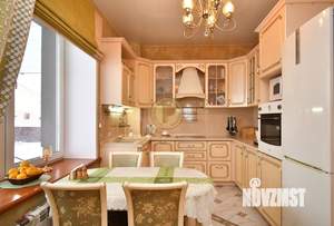 Коттедж 200м&sup2;, 2-этажный, участок 20 сот.  