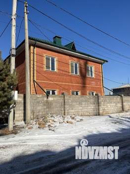 Дом 200м&sup2;, 3-этажный, участок 10 сот.  