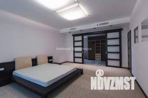 Коттедж 330м², 2-этажный, участок 7 сот.  