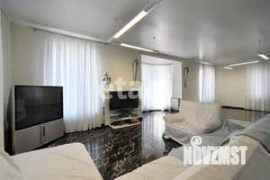 Дом 273м&sup2;, 3-этажный, участок 4 сот.  