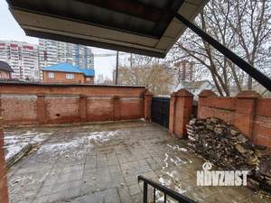 Коттедж 303м&sup2;, 2-этажный, участок 11 сот.  