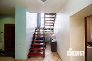 Дом 425м&sup2;, 3-этажный, участок 8 сот.  