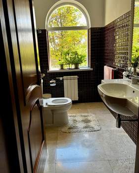 Дом 1200м², 3-этажный, участок 36 сот.  