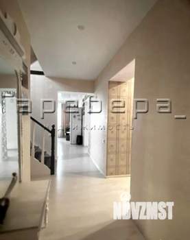 Коттедж 230м&sup2;, 2-этажный, участок 15 сот.  