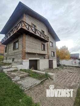 Дом 270м², 2-этажный, участок 10 сот.  