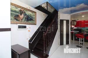 Дом 196м&sup2;, 3-этажный, участок 7 сот.  