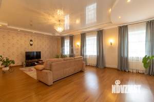 Дом 320м², 2-этажный, участок 10 сот.  