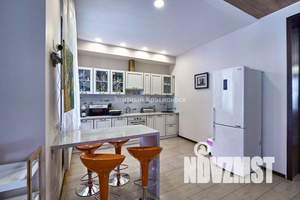 Коттедж 300м&sup2;, 2-этажный, участок 15 сот.  