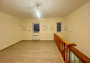 Дом 237м&sup2;, 3-этажный, участок 10 сот.  