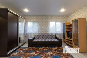 Дом 63м&sup2;, 2-этажный, участок 4 сот.  