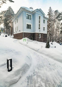 Дом 450м&sup2;, 4-этажный, участок 14 сот.  