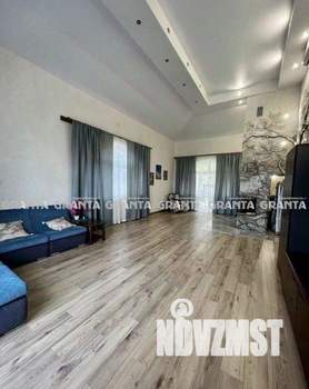 Дом 265м², 3-этажный, участок 6 сот.  