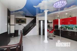 Дом 196м&sup2;, 3-этажный, участок 7 сот.  