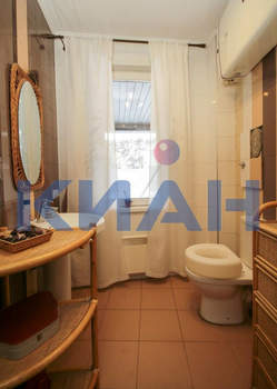 Дом 201м&sup2;, 3-этажный, участок 4 сот.  