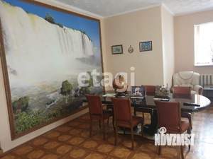 Дом 308м&sup2;, 3-этажный, участок 8 сот.  