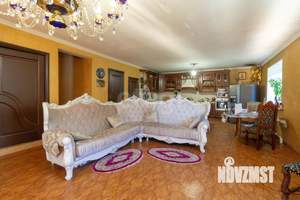 Дом 531м&sup2;, 3-этажный, участок 15 сот.  