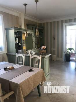 Коттедж 220м&sup2;, 2-этажный, участок 15 сот.  