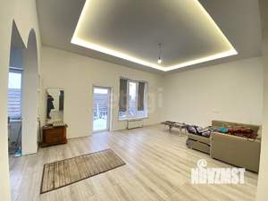 Дом 184м&sup2;, 2-этажный, участок 7 сот.  