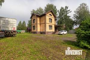 Дом 242м², 3-этажный, участок 20 сот.  