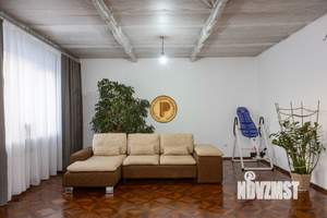 Дом 200м&sup2;, 2-этажный, участок 6 сот.  